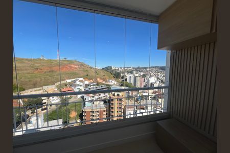 Apartamento para alugar com 77m², 2 quartos e 1 vaga