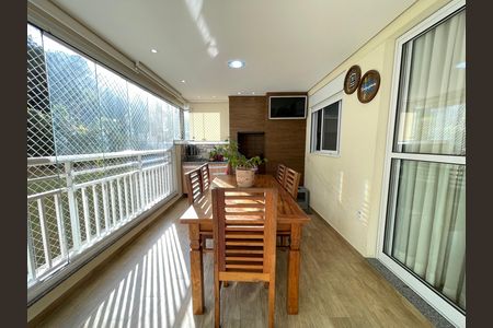 Apartamento à venda com 78m², 2 quartos e 1 vaga Apartamento à venda com 78m², 2 quartos e 1 vagaVaranda