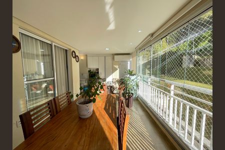 Apartamento à venda com 78m², 2 quartos e 1 vaga Apartamento à venda com 78m², 2 quartos e 1 vagaVaranda