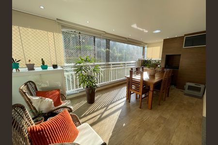Apartamento à venda com 78m², 2 quartos e 1 vaga Apartamento à venda com 78m², 2 quartos e 1 vagaVaranda
