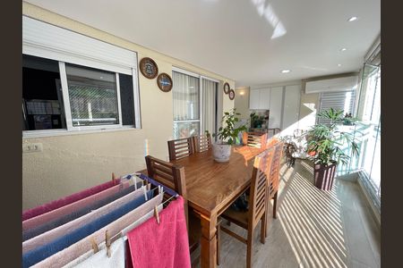 Apartamento à venda com 78m², 2 quartos e 1 vaga Apartamento à venda com 78m², 2 quartos e 1 vagaVaranda