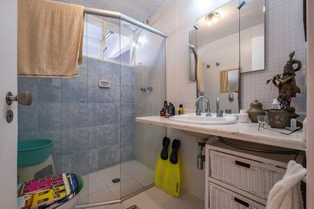 Apartamento à venda com 84m², 2 quartos e 1 vaga Apartamento à venda com 84m², 2 quartos e 1 vagaBanheiro