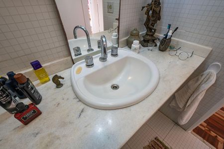 Apartamento à venda com 84m², 2 quartos e 1 vaga Apartamento à venda com 84m², 2 quartos e 1 vagaBanheiro