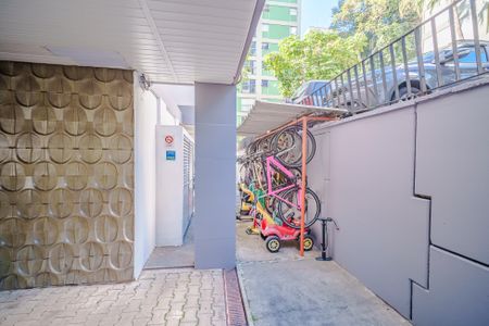 Apartamento à venda com 79m², 3 quartos e 1 vaga Apartamento à venda com 79m², 3 quartos e 1 vagaÁrea comum - Bicicletário