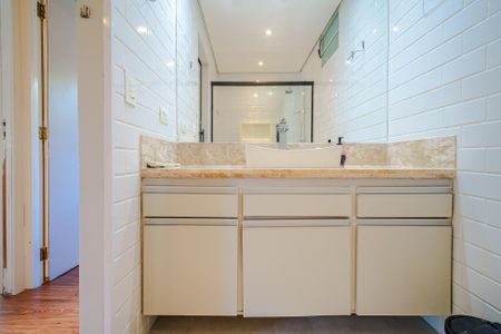 Apartamento à venda com 79m², 3 quartos e 1 vaga Apartamento à venda com 79m², 3 quartos e 1 vagaBanheiro