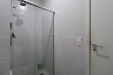 Banheiro de kitnet/studio para alugar com 1 quarto, 96m² em Pompeia, São Paulo