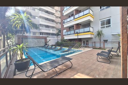 Studio para alugar com 96m², 1 quarto e 1 vaga Studio para alugar com 96m², 1 quarto e 1 vagaÁrea comum - Piscina