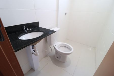 Apartamento para alugar com 55m², 2 quartos e 2 vagasBanheiro do Quarto 2