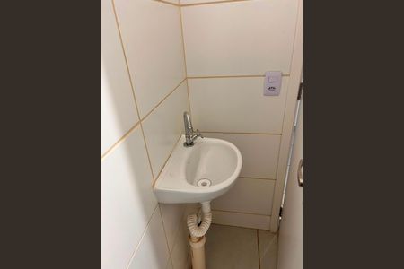 Banheiro de apartamento para alugar com 2 quartos, 43m² em Felixlândia (Justinópolis), Ribeirão das Neves