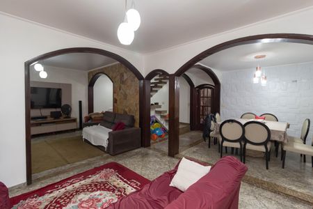 Casa à venda com 3 quartos, 261m² em Jardim Sao Vicente, São Paulo