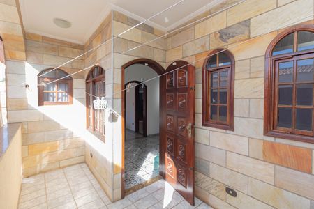 Área externa de casa à venda com 3 quartos, 261m² em Jardim Sao Vicente, São Paulo
