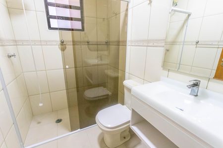 Casa para alugar com 150m², 3 quartos e 2 vagas Casa para alugar com 150m², 3 quartos e 2 vagasBanheiro social