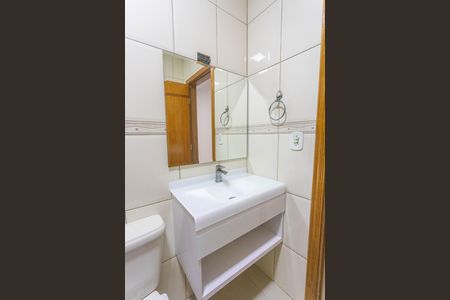 Casa para alugar com 150m², 3 quartos e 2 vagas Casa para alugar com 150m², 3 quartos e 2 vagasBanheiro social