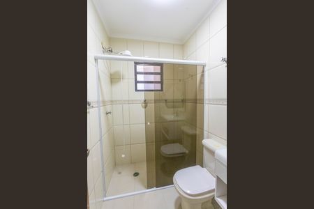 Casa para alugar com 150m², 3 quartos e 2 vagas Casa para alugar com 150m², 3 quartos e 2 vagasBanheiro social