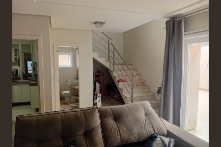Casa para alugar com 256m², 3 quartos e 4 vagas Casa para alugar com 256m², 3 quartos e 4 vagasSala