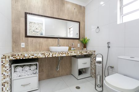 Casa à venda com 180m², 4 quartos e 2 vagas Casa à venda com 180m², 4 quartos e 2 vagasBanheiro 2