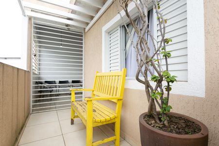Casa à venda com 180m², 4 quartos e 2 vagas Casa à venda com 180m², 4 quartos e 2 vagasÁrea Externa