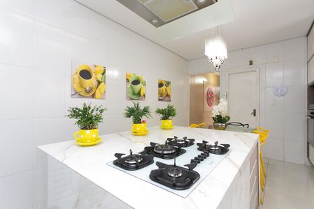 Casa à venda com 180m², 4 quartos e 2 vagas Casa à venda com 180m², 4 quartos e 2 vagasCozinha - Armários