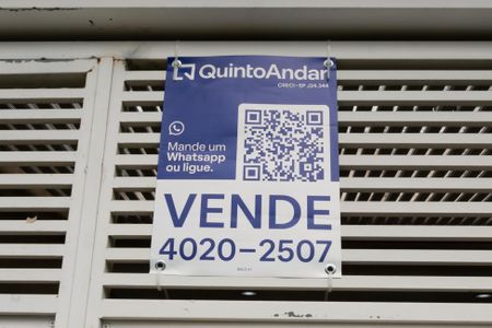 Casa à venda com 180m², 4 quartos e 2 vagas Casa à venda com 180m², 4 quartos e 2 vagasPlaca