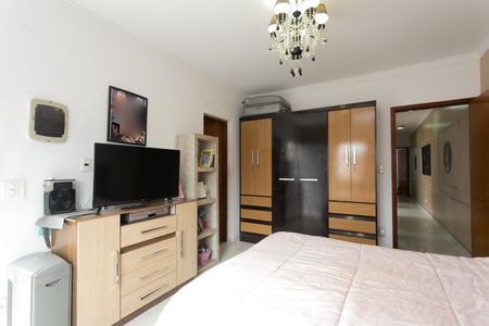 Casa à venda com 180m², 4 quartos e 2 vagas Casa à venda com 180m², 4 quartos e 2 vagasSuíte