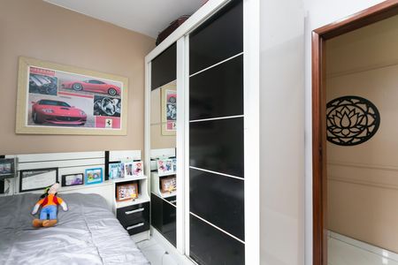 Casa à venda com 180m², 4 quartos e 2 vagas Casa à venda com 180m², 4 quartos e 2 vagasQuarto 2