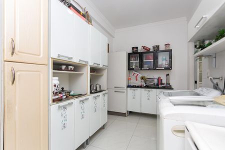 Casa à venda com 180m², 4 quartos e 2 vagas Casa à venda com 180m², 4 quartos e 2 vagasÁrea de Serviço