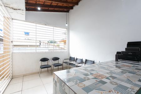 Casa à venda com 180m², 4 quartos e 2 vagas Casa à venda com 180m², 4 quartos e 2 vagasÁrea gourmet