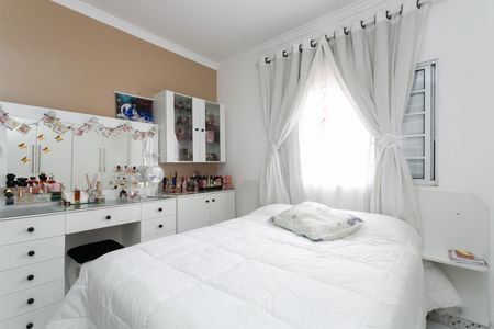 Casa à venda com 180m², 4 quartos e 2 vagas Casa à venda com 180m², 4 quartos e 2 vagasQuarto 1