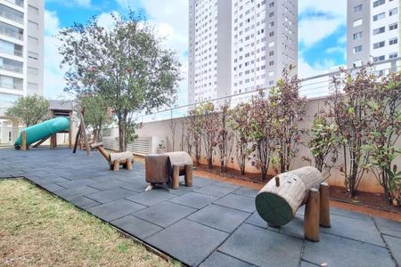 Apartamento à venda com 83m², 2 quartos e 2 vagasÁrea comum - Playground