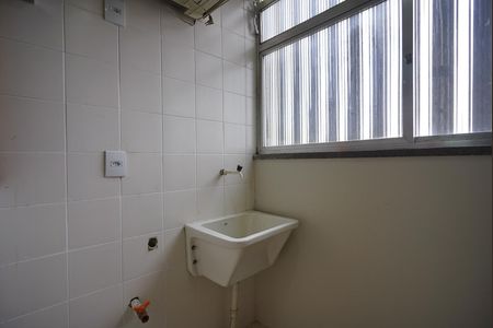 Apartamento para alugar com 54m², 2 quartos e 1 vaga Apartamento para alugar com 54m², 2 quartos e 1 vagaCozinha e Área de Serviço