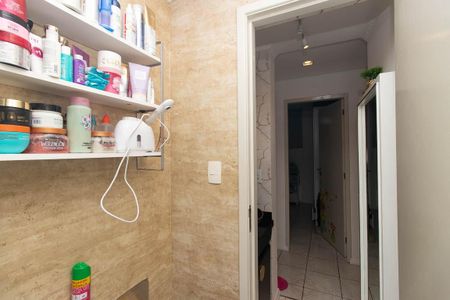 Apartamento à venda com 47m², 2 quartos e 1 vaga Apartamento à venda com 47m², 2 quartos e 1 vagaBanheiro