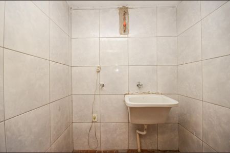 Área de Serviço de casa para alugar com 3 quartos, 80m² em Vila Serralheiro, São Paulo