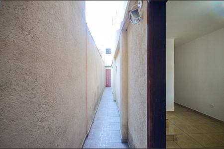 Casa para alugar com 80m², 3 quartos e 1 vaga Casa para alugar com 80m², 3 quartos e 1 vagaCorredor externo