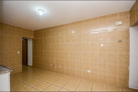 Cozinha de casa para alugar com 3 quartos, 80m² em Vila Serralheiro, São Paulo