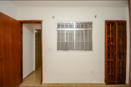 Quarto de casa para alugar com 3 quartos, 80m² em Vila Serralheiro, São Paulo