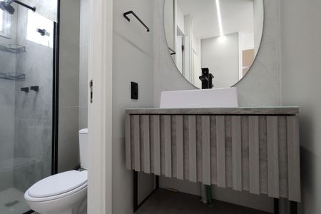 Apartamento à venda com 52m², 2 quartos e 1 vaga Apartamento à venda com 52m², 2 quartos e 1 vagaBanheiro Social