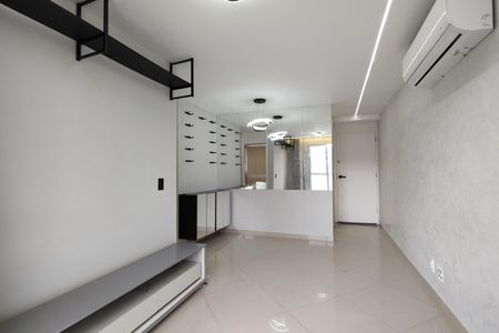 Apartamento à venda com 52m², 2 quartos e 1 vaga Apartamento à venda com 52m², 2 quartos e 1 vagaSala