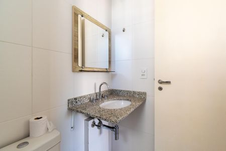 Banheiro da Suíte de apartamento para alugar com 2 quartos, 64m² em Vila Alexandria, São Paulo