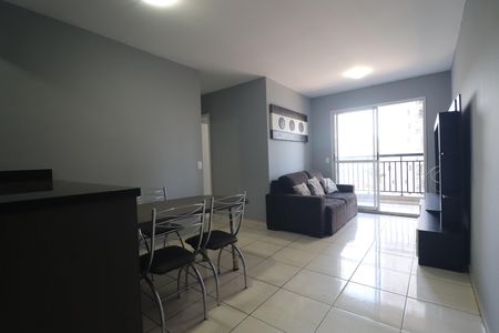 Sala de apartamento para alugar com 3 quartos, 67m² em Vila Metalúrgica, Santo André