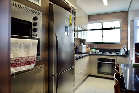 Apartamento à venda com 90m², 3 quartos e 2 vagas Apartamento à venda com 90m², 3 quartos e 2 vagasCozinha