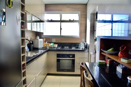 Apartamento à venda com 90m², 3 quartos e 2 vagas Apartamento à venda com 90m², 3 quartos e 2 vagasCozinha