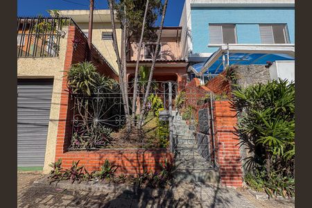 Fachada de casa à venda com 3 quartos, 165m² em Cambuci, São Paulo