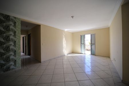 Casa para alugar com 3 quartos, 100m² em Vila Nhocuné, São Paulo