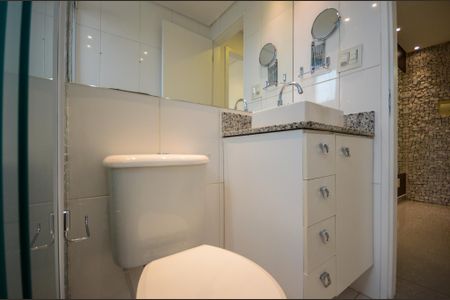 Apartamento para alugar com 50m², 2 quartos e 1 vaga Apartamento para alugar com 50m², 2 quartos e 1 vagaBanheiro