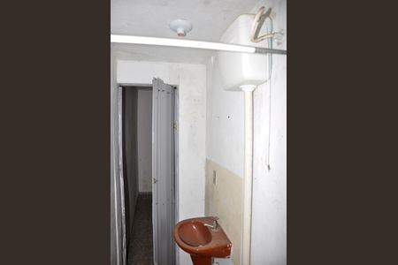 Casa para alugar com 120m², 2 quartos e 1 vaga Casa para alugar com 120m², 2 quartos e 1 vagaEdícula - Banheiro Social