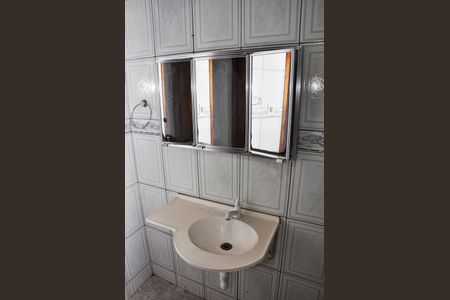 Casa para alugar com 120m², 2 quartos e 1 vaga Casa para alugar com 120m², 2 quartos e 1 vagaBanheiro Social