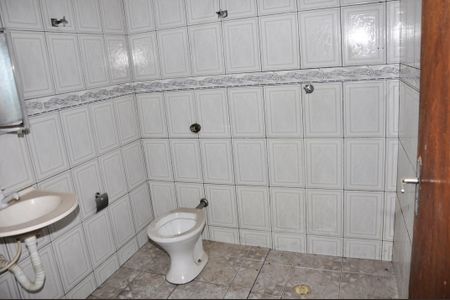 Casa para alugar com 120m², 2 quartos e 1 vaga Casa para alugar com 120m², 2 quartos e 1 vagaBanheiro Social