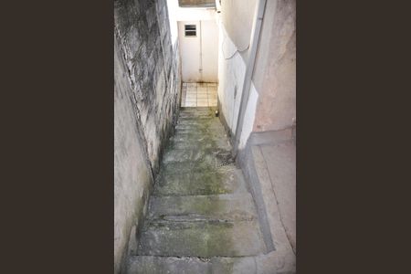 Casa para alugar com 120m², 2 quartos e 1 vaga Casa para alugar com 120m², 2 quartos e 1 vagaEscada Externa