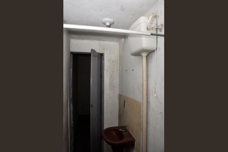 Casa para alugar com 120m², 2 quartos e 1 vaga Casa para alugar com 120m², 2 quartos e 1 vagaEdícula - Banheiro Social