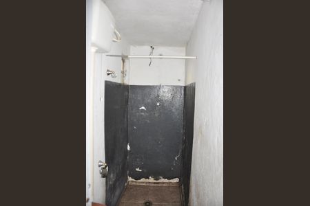 Casa para alugar com 120m², 2 quartos e 1 vaga Casa para alugar com 120m², 2 quartos e 1 vagaEdícula - Banheiro Social